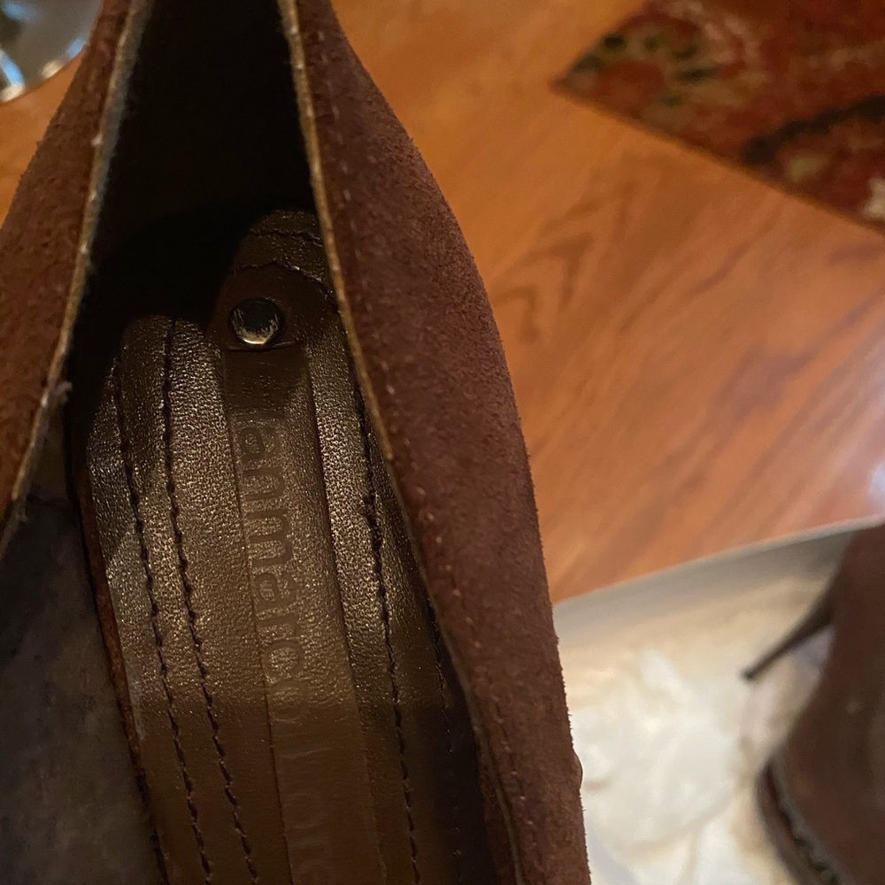 Shoe’s - Picture 5 of 7